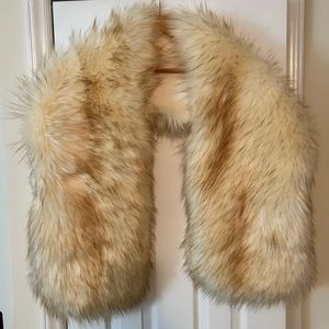 Sissily Designs fur poshmina shawl in color Champgne